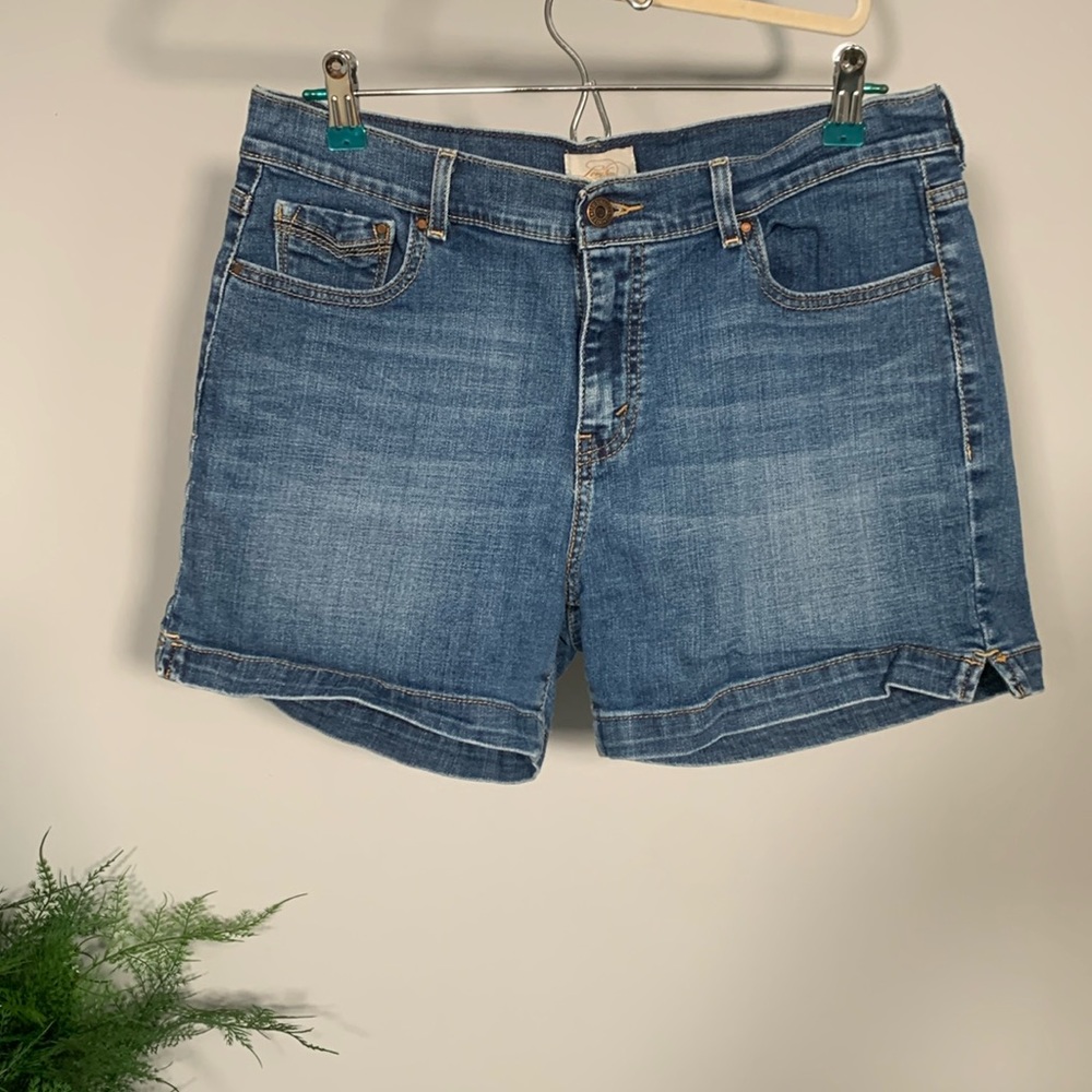 Levi’s Vintage 515 Short Medium Wash Size 12